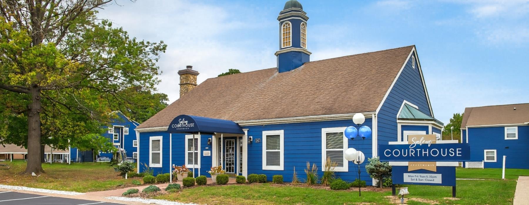 a blue and white building
